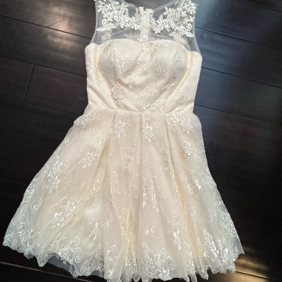 Dresses & Skirts - Prom Mini dress
